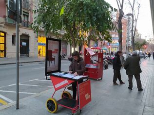 Punt mòbil de difusió al carrer Calàbria